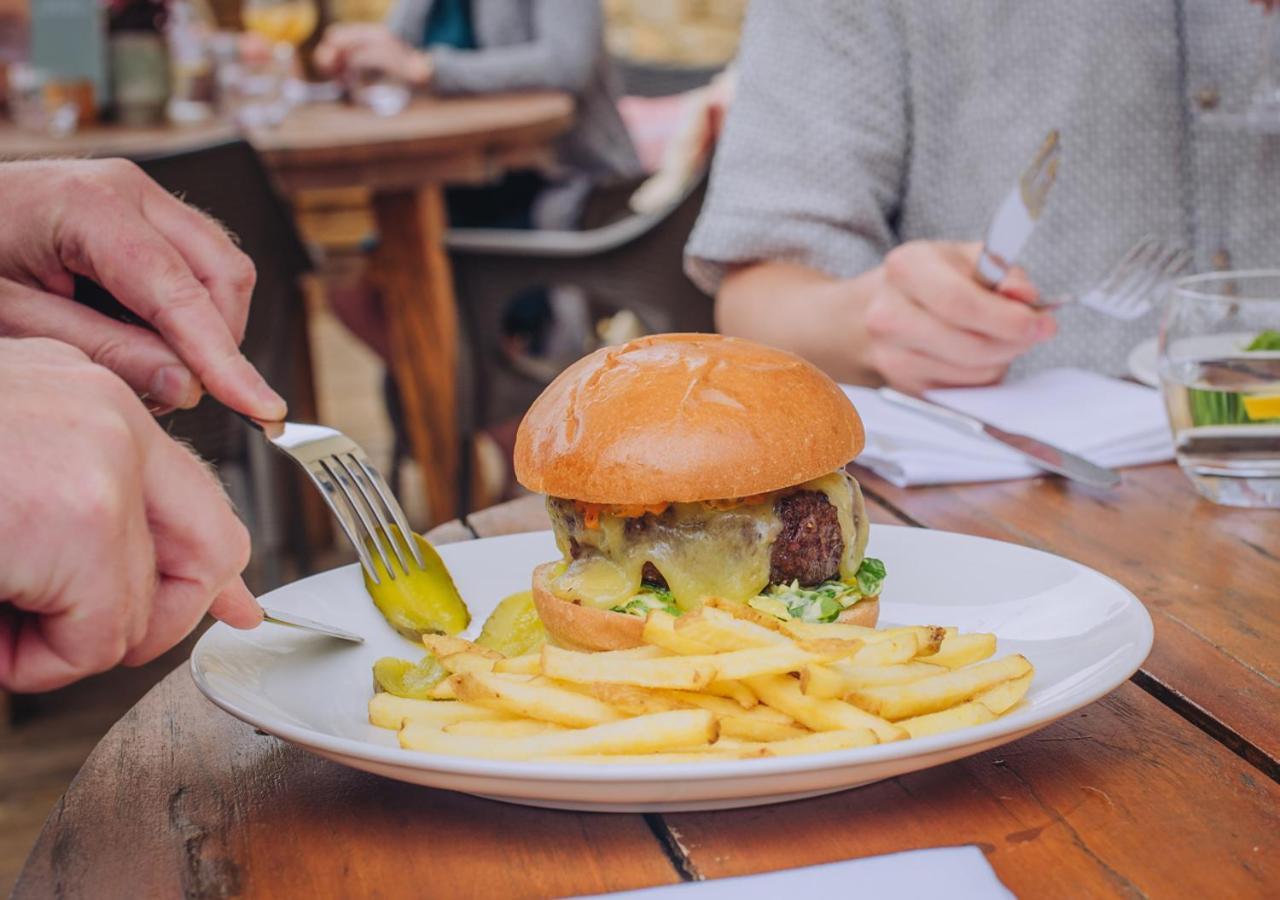 The Drummond At Albury Guildford Ngoại thất bức ảnh
