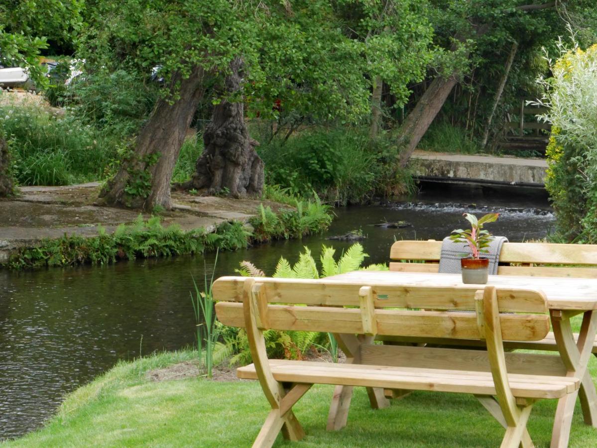 The Drummond At Albury Guildford Ngoại thất bức ảnh